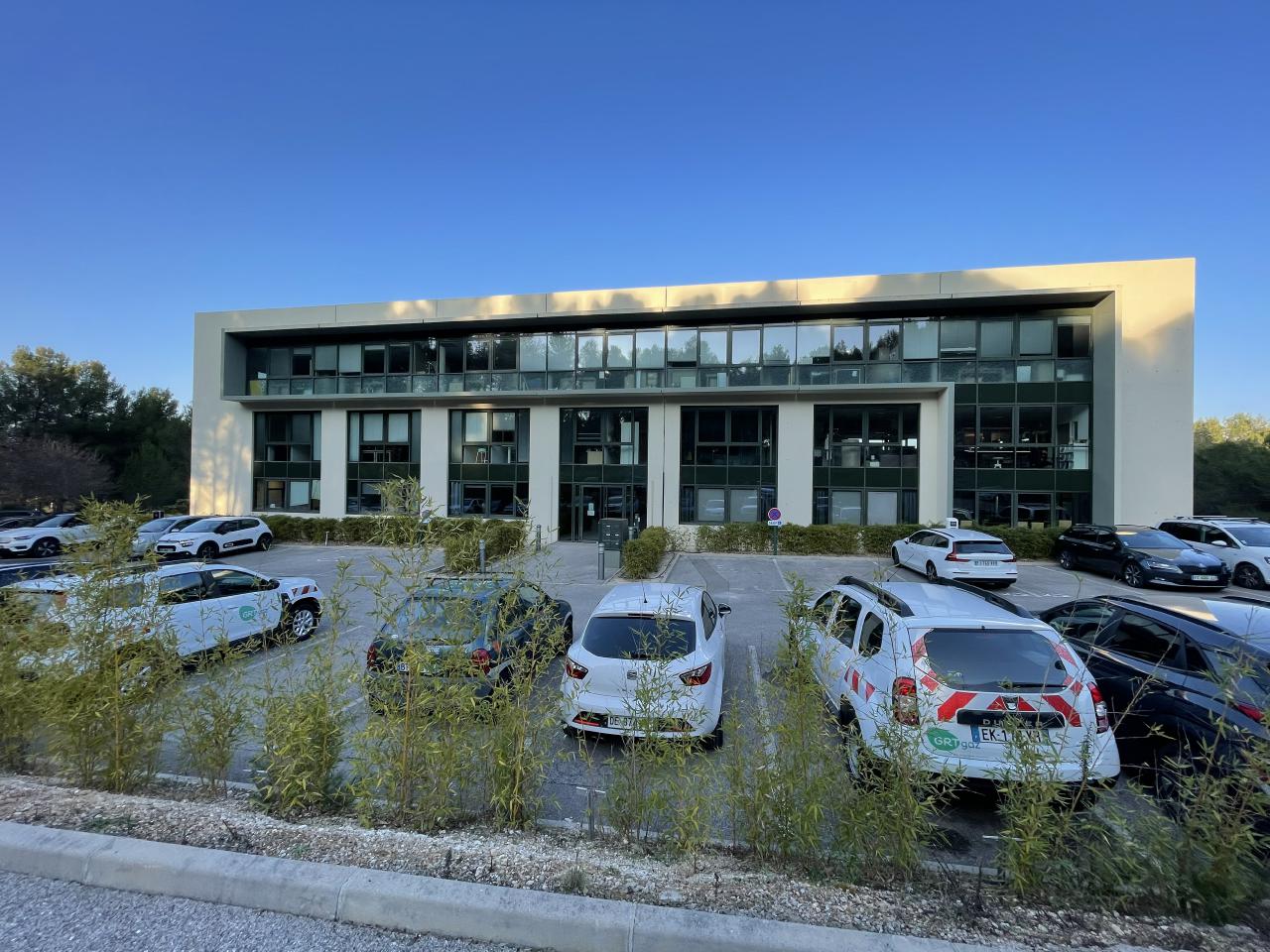 Bureau Aix-en-Provence 72m² Location bureau Aix-en-Provence Bouches-du-Rhône OLBUR2309247 0